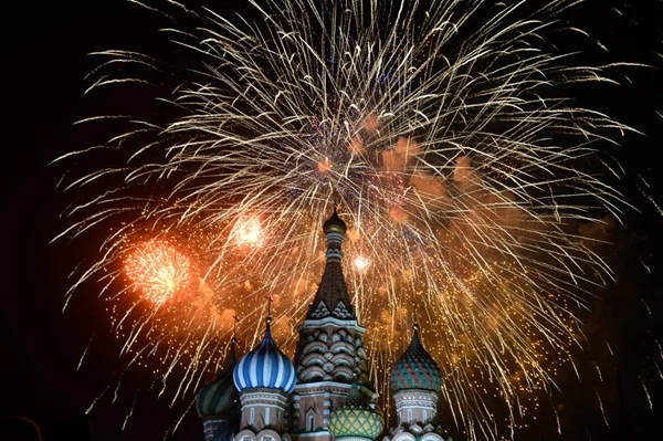 Pháo hoa rực sáng bầu trời Moscow mừng 70 năm Chiến thắng ảnh 3