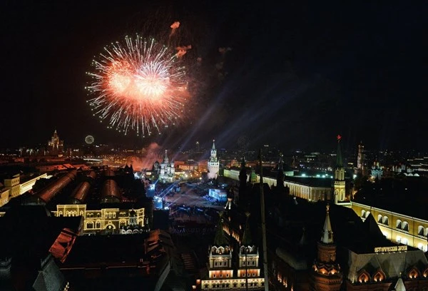Pháo hoa rực sáng bầu trời Moscow mừng 70 năm Chiến thắng ảnh 2