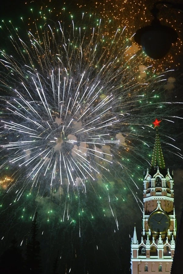 Pháo hoa rực sáng bầu trời Moscow mừng 70 năm Chiến thắng ảnh 4