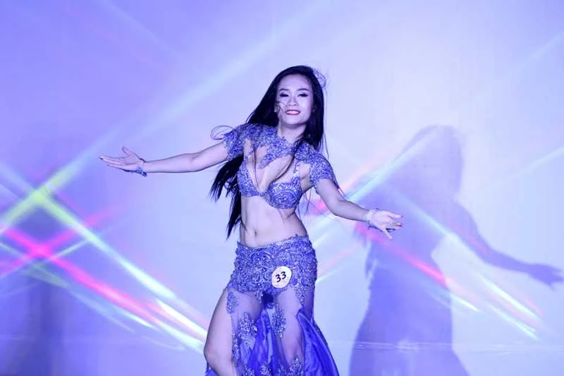 Vẻ đẹp nóng bỏng của vũ công Belly Dance ảnh 6