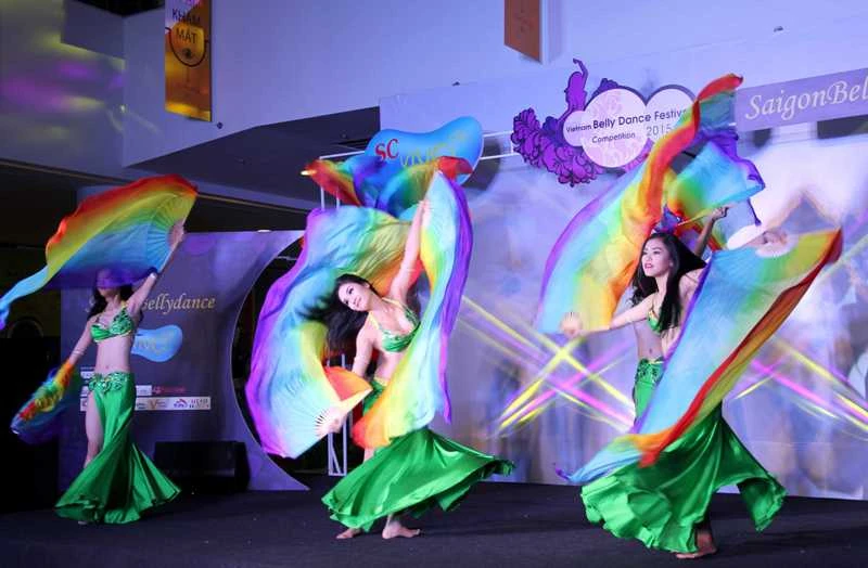 Vẻ đẹp nóng bỏng của vũ công Belly Dance ảnh 12