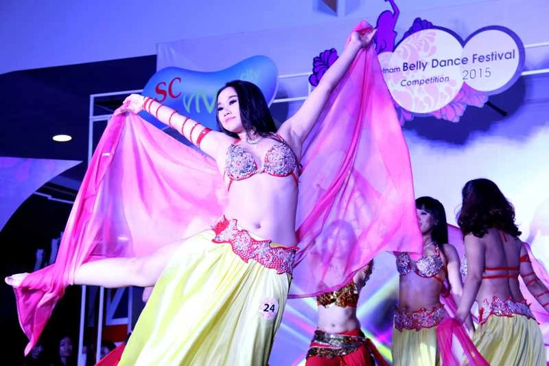Vẻ đẹp nóng bỏng của vũ công Belly Dance ảnh 13