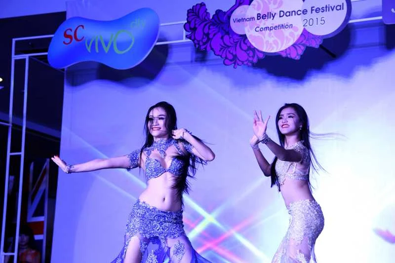 Vẻ đẹp nóng bỏng của vũ công Belly Dance ảnh 9