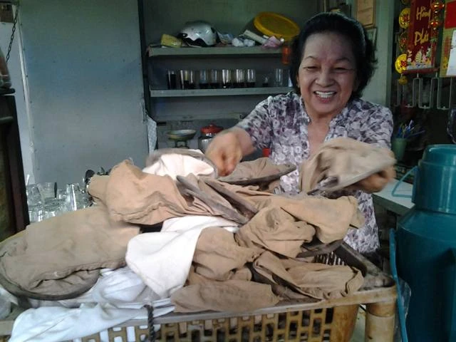 Chùm ảnh: Quán cà phê vợt cuối cùng ở Biên Hòa ảnh 1
