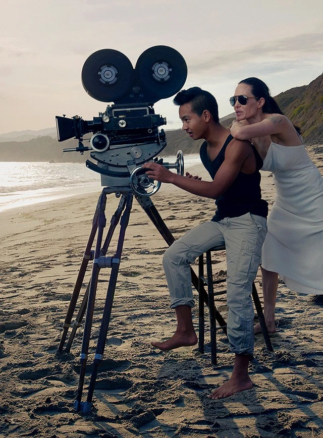 Gia đình Angelina Jolie - Brad Pitt và những khoảnh khắc ngọt ngào ảnh 4 Gia đình Angelina Jolie - Brad Pitt và những khoảnh khắc ngọt ngào ảnh 4
