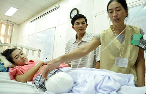 Yêu cầu Sở Y tế tỉnh Đắk Lắk xin lỗi nữ sinh bị cắt cụt chân ảnh 1 Yêu cầu Sở Y tế tỉnh Đắk Lắk xin lỗi nữ sinh bị cắt cụt chân ảnh 1