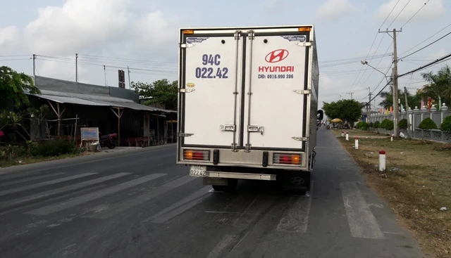 Tài xế không quan sát, tông chết người đi đường ảnh 1 Tài xế không quan sát, tông chết người đi đường ảnh 1