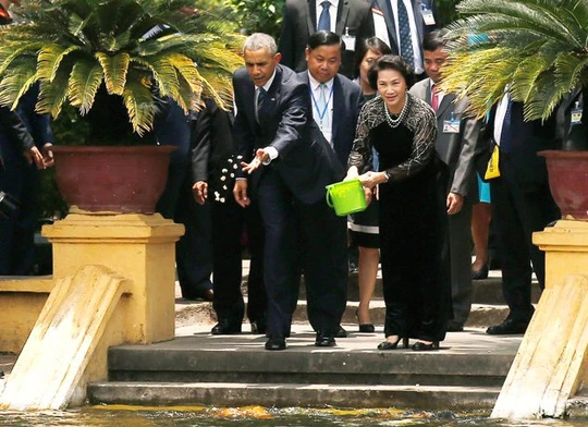 Tổng hợp những hình ảnh bình dị của Tổng thống Obama ảnh 12
