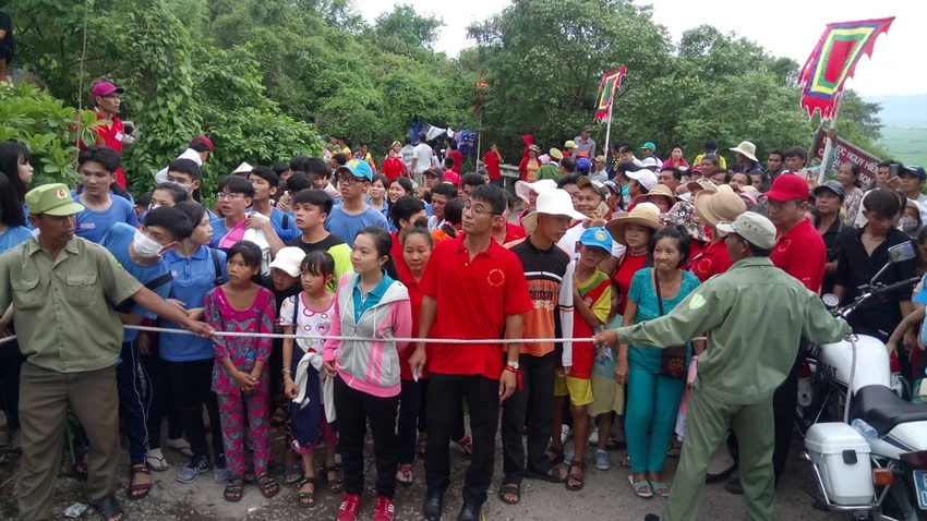 Phục dựng lễ rước tượng Bà Chúa Xứ núi Sam ảnh 10 Phục dựng lễ rước tượng Bà Chúa Xứ núi Sam ảnh 10