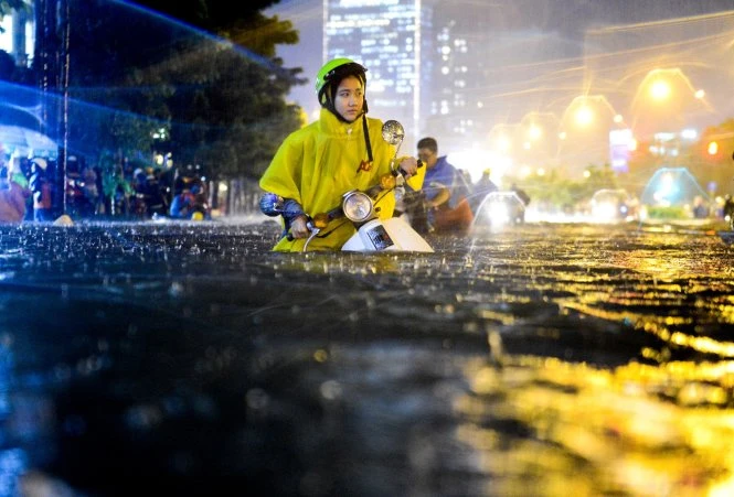 Mùa mưa xem ảnh 'Mưa' đoạt giải Street Photography ảnh 1