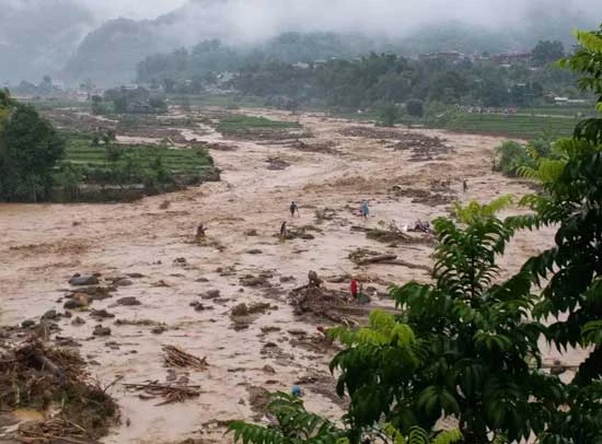 Ảnh: Yên Bái, Sơn La tan hoang sau lũ quét ảnh 5 Ảnh: Yên Bái, Sơn La tan hoang sau lũ quét ảnh 5