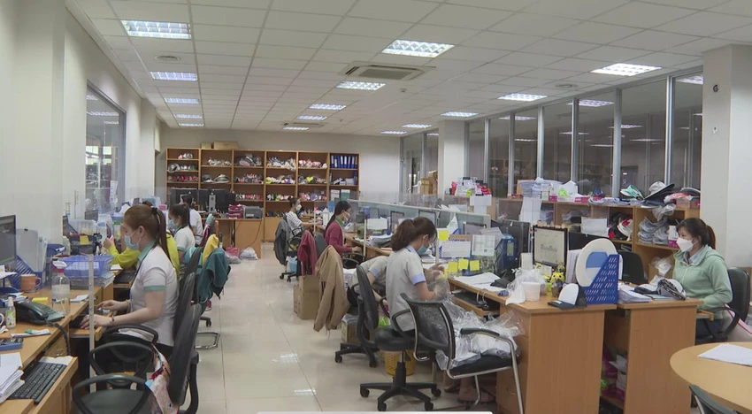 Công ty TNHH YP Long An tại huyện Thủ Thừa phải đăng tuyển công nhân liên tục vì thiếu hụt lao động
