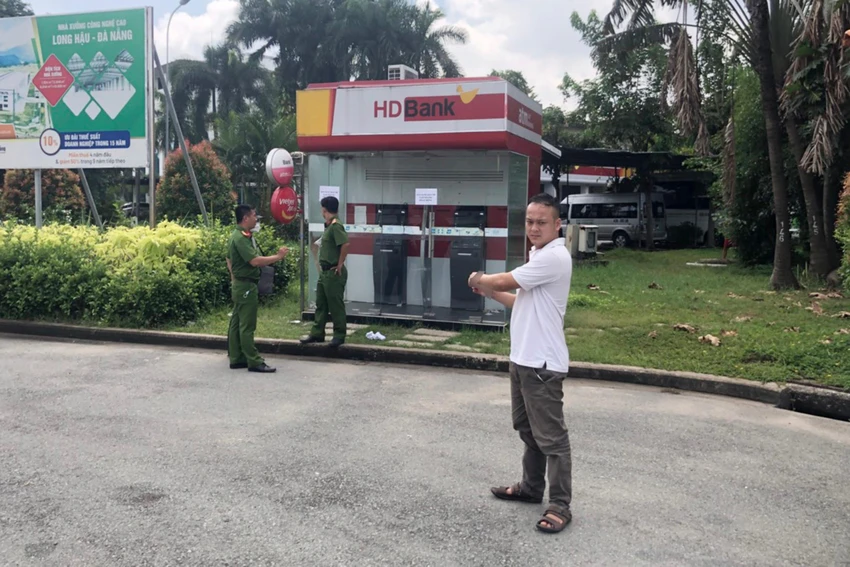Lực lượng chức năng đã bắt nhanh đối tượng Trương Văn Phước sau 20 giờ gây án Lực lượng chức năng đã bắt nhanh đối tượng Trương Văn Phước sau 20 giờ gây án
