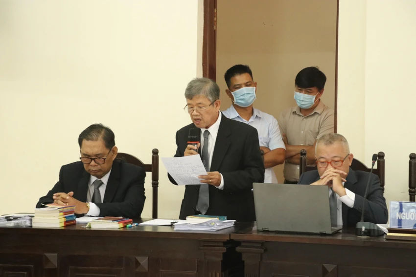 Luật sư bào chữa cho các bị cáo đề nghị vô tội với các bị cáo Luật sư bào chữa cho các bị cáo đề nghị vô tội với các bị cáo
