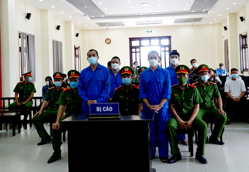 Các bị cáo tại phiên tòa xét xử ngày 3-8