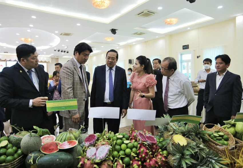 Hàn Quốc là quốc gia thứ 2 trong gần 40 quốc gia và vùng lãnh thổ đầu tư vào Long An. Ảnh: HUỲNH DU Hàn Quốc là quốc gia thứ 2 trong gần 40 quốc gia và vùng lãnh thổ đầu tư vào Long An. Ảnh: HUỲNH DU