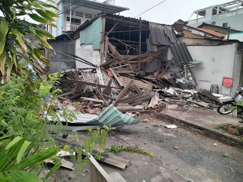 Hiện trường căn nhà bị ô tô tải tông sập. Ảnh: CTV Hiện trường căn nhà bị ô tô tải tông sập. Ảnh: CTV