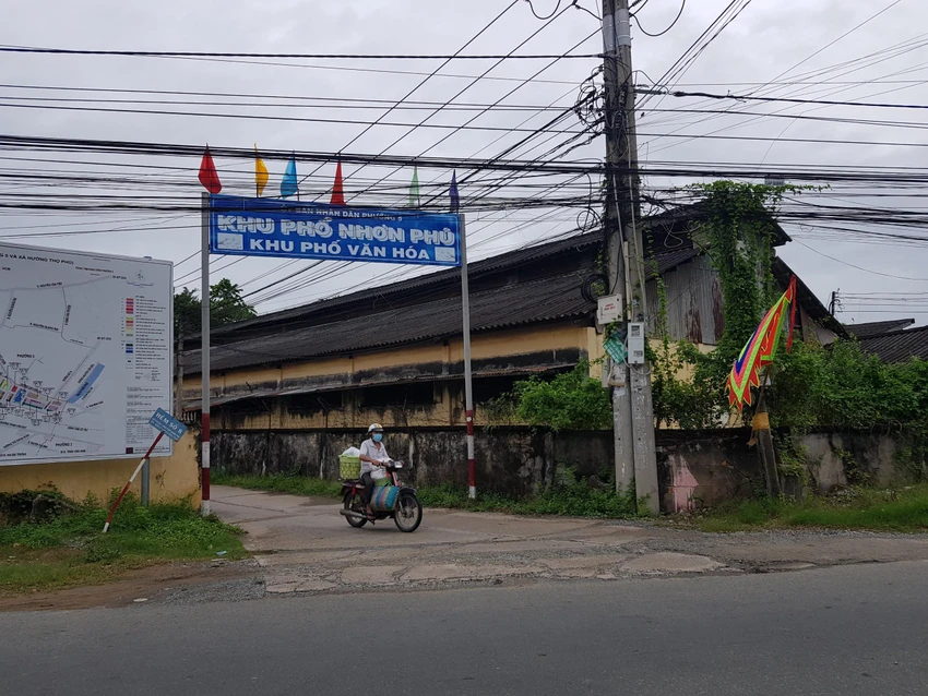Hẻm số 8, đường Cử Luyện, phường 5, nơi gia đình bà K.T., sinh sống. Ảnh: CTV Hẻm số 8, đường Cử Luyện, phường 5, nơi gia đình bà K.T., sinh sống. Ảnh: CTV