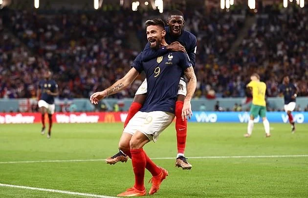 Giroud ăn mừng bàn thắng nâng tỷ số 4-1 cho tuyển Pháp. Ảnh: Getty Giroud ăn mừng bàn thắng nâng tỷ số 4-1 cho tuyển Pháp. Ảnh: Getty