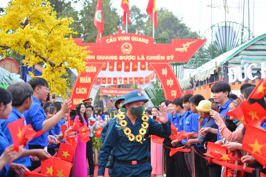 Long An có 1.601. thanh niên lên đường nhập ngũ. Ảnh: HD