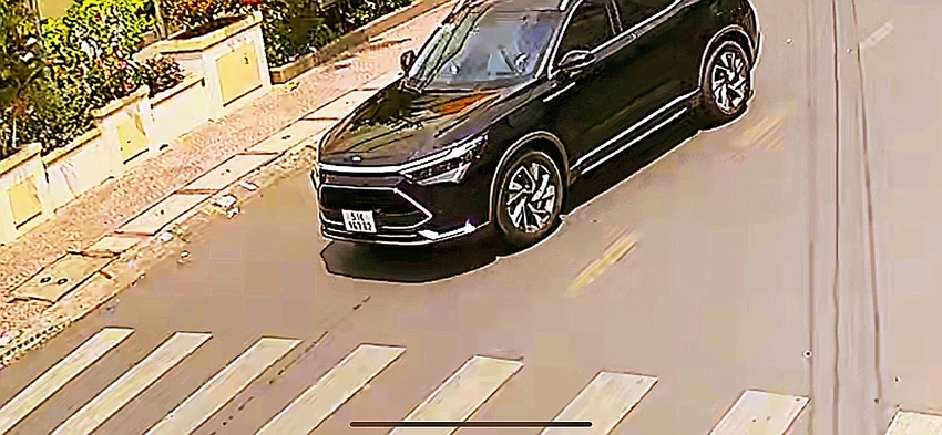 Chiếc ô tô 7 chỗ Việt điều khiển vận chuyển trái phép chất ma túy. Ảnh: CTV Chiếc ô tô 7 chỗ được Việt điều khiển vận chuyển trái phép chất ma túy