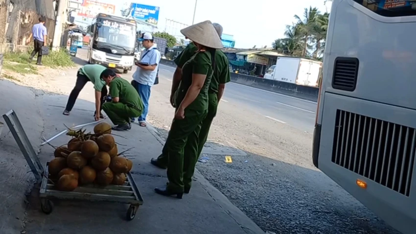 Lực lượng công an tỉnh Tiền Giang đang tiếp tục điều tra vụ việc. Ảnh: KIM HƯỚNG bị chặn đường tài xế đâm 1 người tử vong