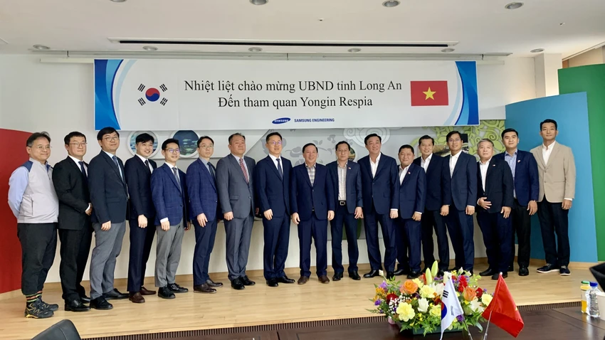 Đoàn công tác tỉnh Long An tham quan và làm việc tại nhà máy xử lý nước thải Yongin Respia của Công ty Samsung Engineering. Ảnh: Trường Giang Đoàn công tác tỉnh Long An tham quan và làm việc tại nhà máy xử lý nước thải Yongin Respia của Công ty Samsung Engineering. Ảnh: Trường Giang