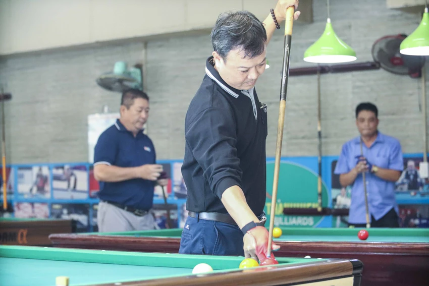 Các cơ thủ thi đấu rất chuyên nghiệp với những pha đánh đẹp mắt. Ảnh: HUỲNH DU Các cơ thủ thi đấu rất chuyên nghiệp với những pha đánh đẹp mắt. Ảnh: HUỲNH DU