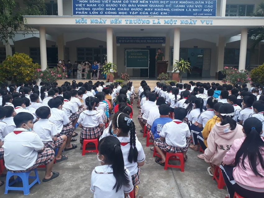 Long An siết chặt an ninh trường học sau vụ bắt cóc bé gái 3 tuổi 4.jpg
