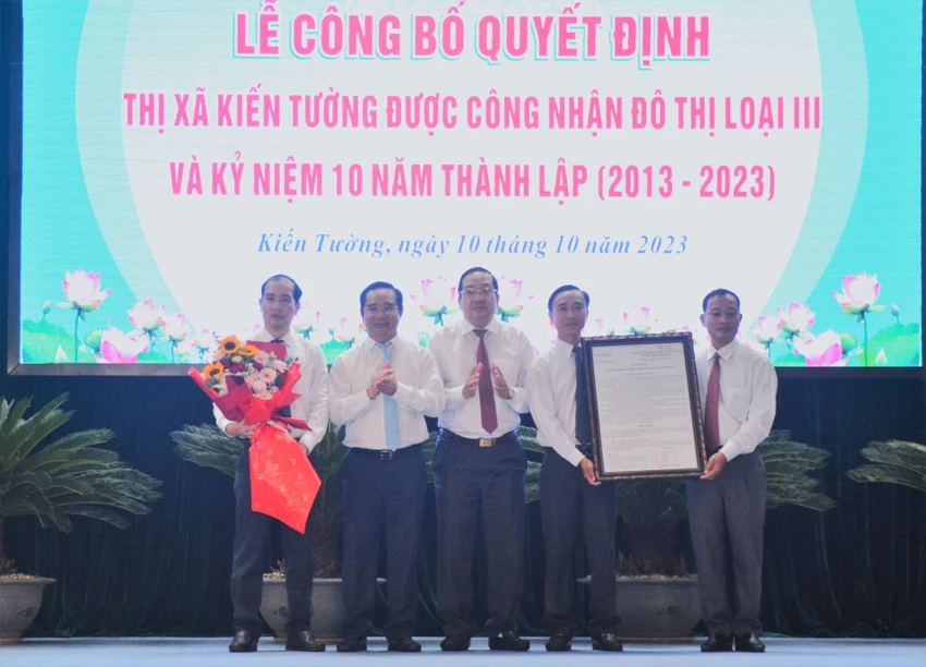 TX Kiến Tường (15).JPG