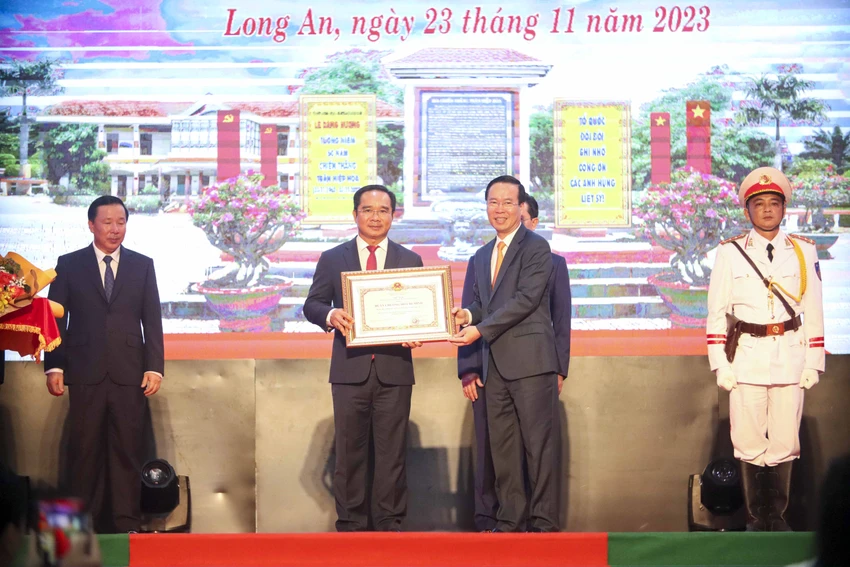 Long An đón nhận Huân chương Hồ Chí Minh (1).JPG