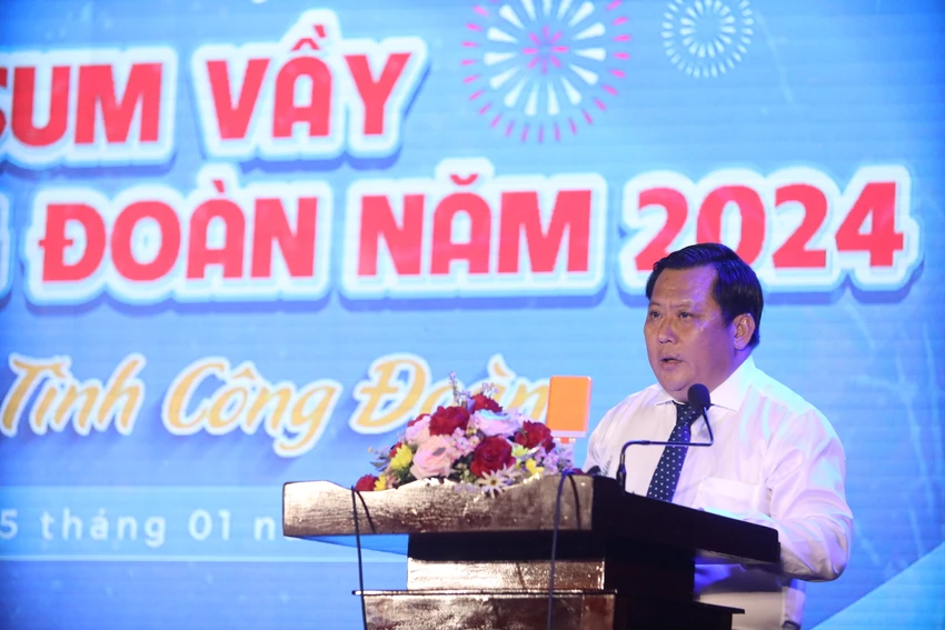 Tết Sum Vầy.JPG