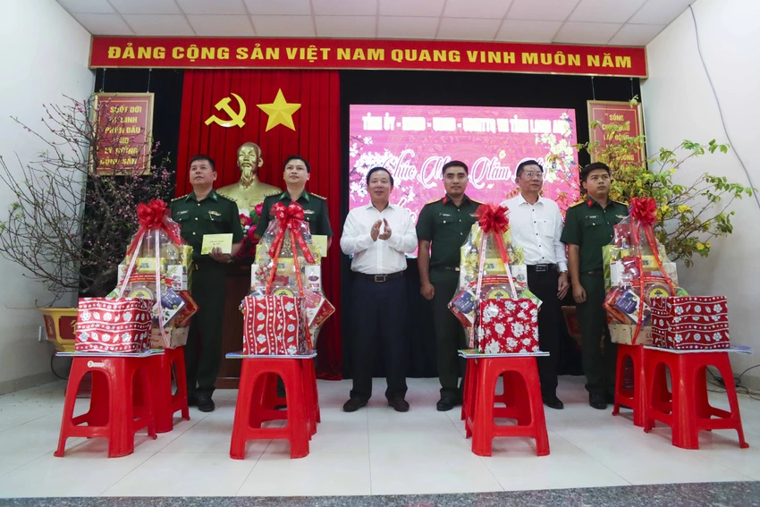 Chủ tịch UBND tỉnh Long An (4).JPG