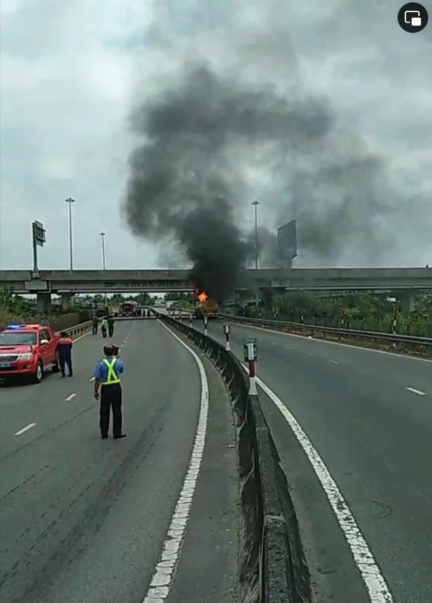 xe bồn chở nhiên liệu (6).jpg