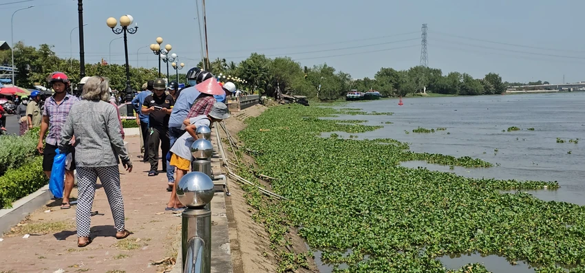 nam thanh niên 2.jpg