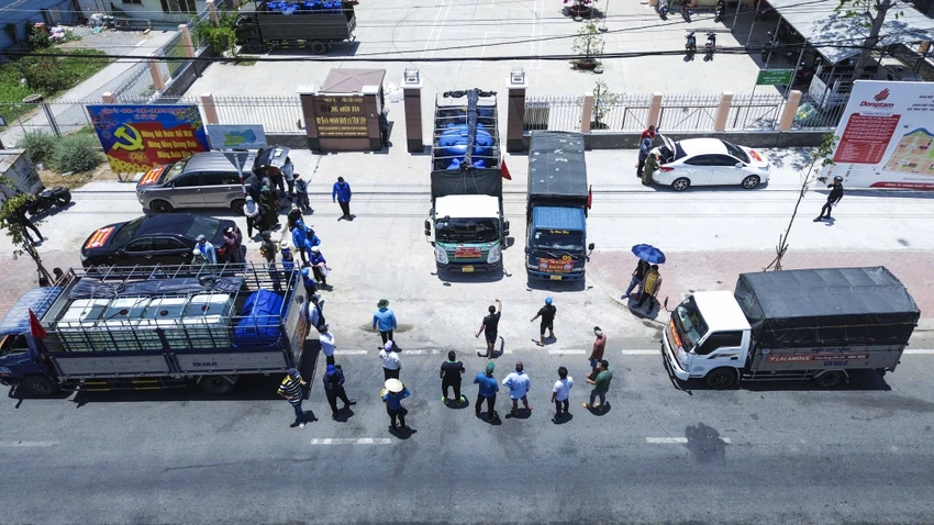 Giọt nước nghĩa tình (4).JPG