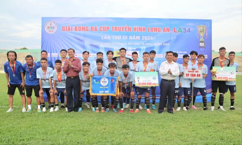 Cúp Truyền hình Long An.jpg