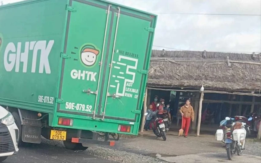 Hai mẹ con.jpg