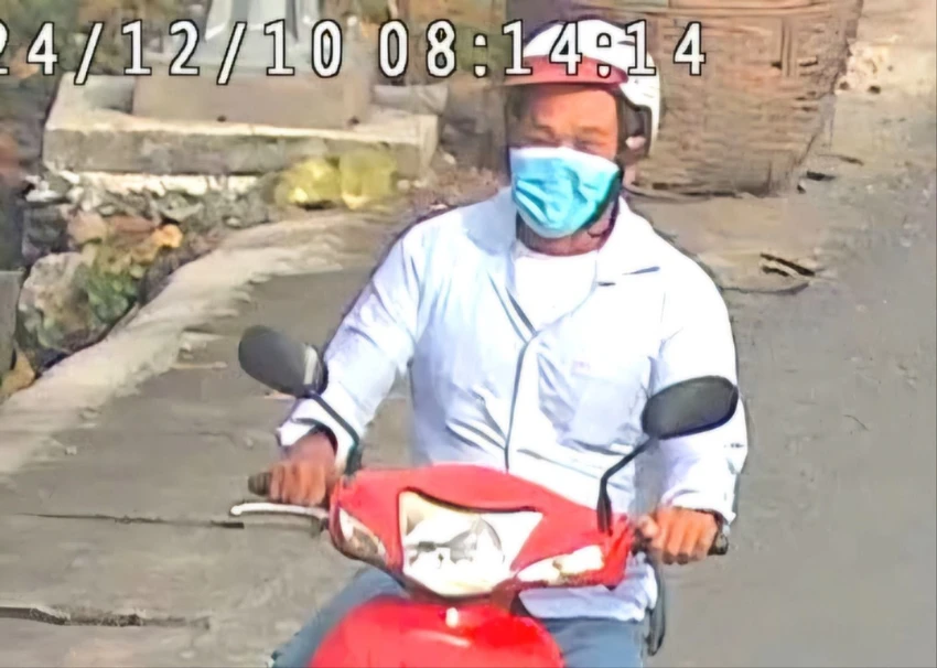Trộm xe máy.jpg
