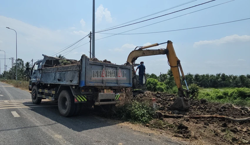 nạo vét kênh 2.jpg