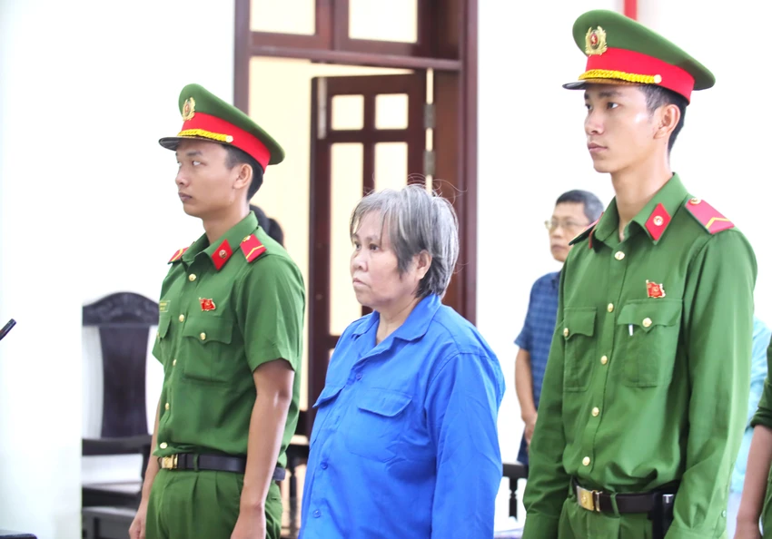 thầy bói dỏm