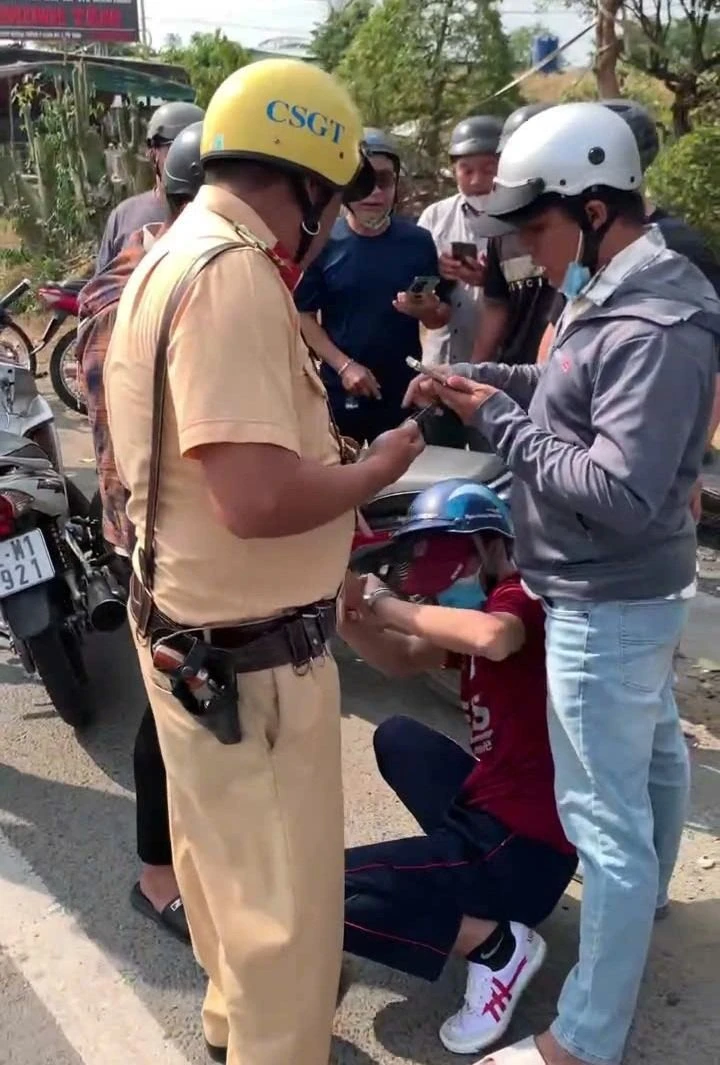 trộm xe máy.jpg