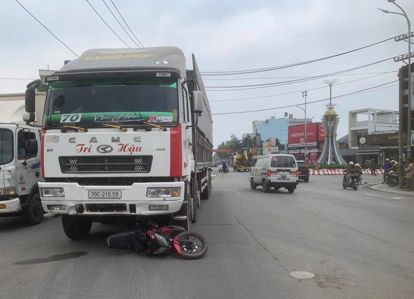 nữ sinh 16 tuổi 3.jpg