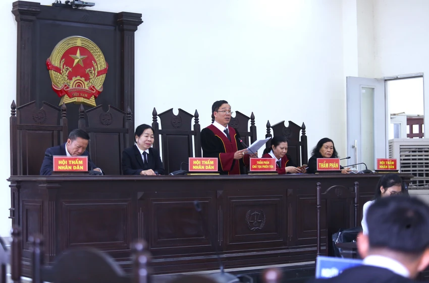 trưởng phòng 1.JPG