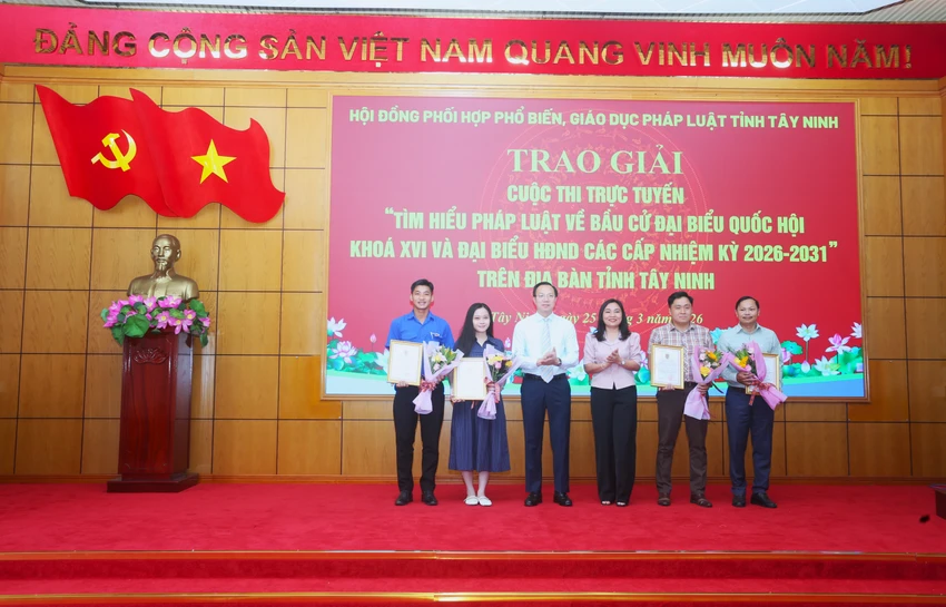 bầu cử 2.JPG