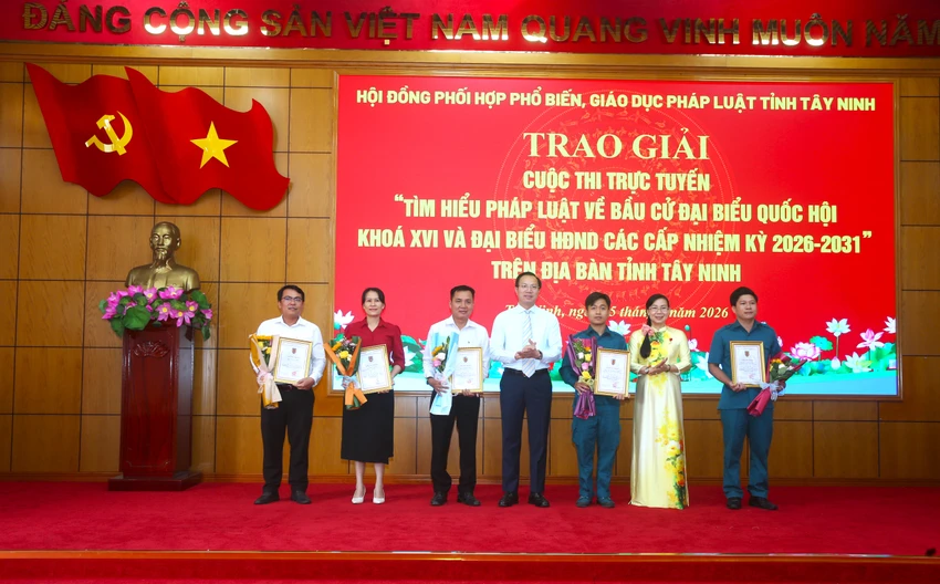 bầu cử 3.JPG