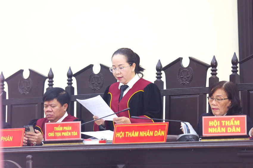 đâm hàng xóm 1.JPG