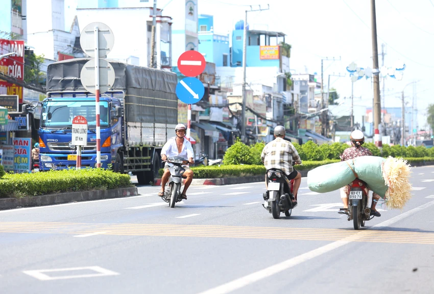 Đi ngược chiều 8.JPG