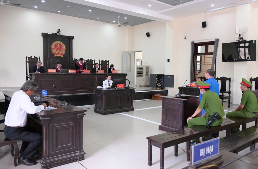 bị cháu chửi.jpg