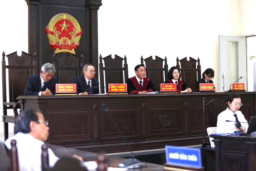 đâm vợ 2.JPG